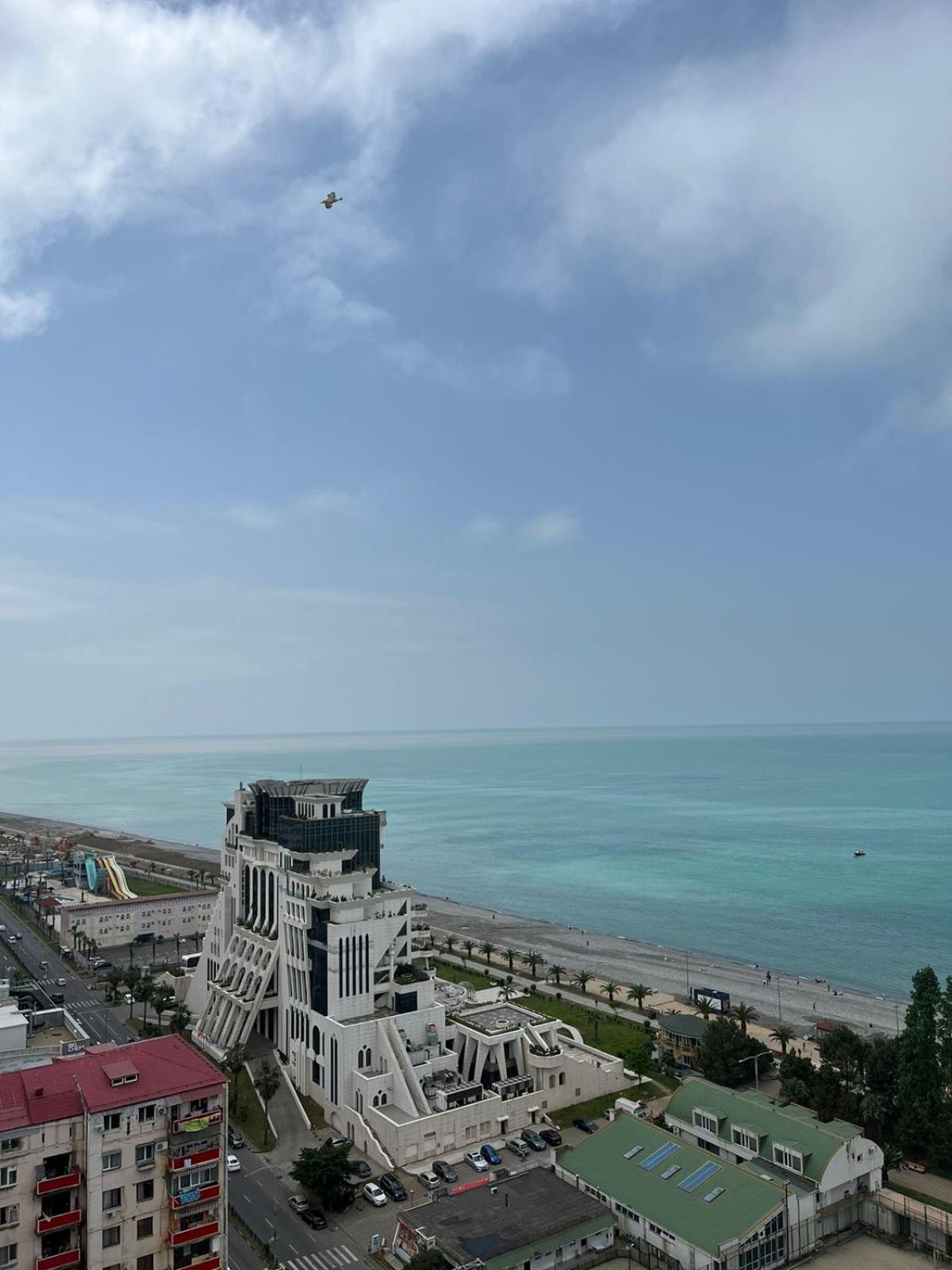 Holiday Premium Apartments Batumi Eksteriør billede