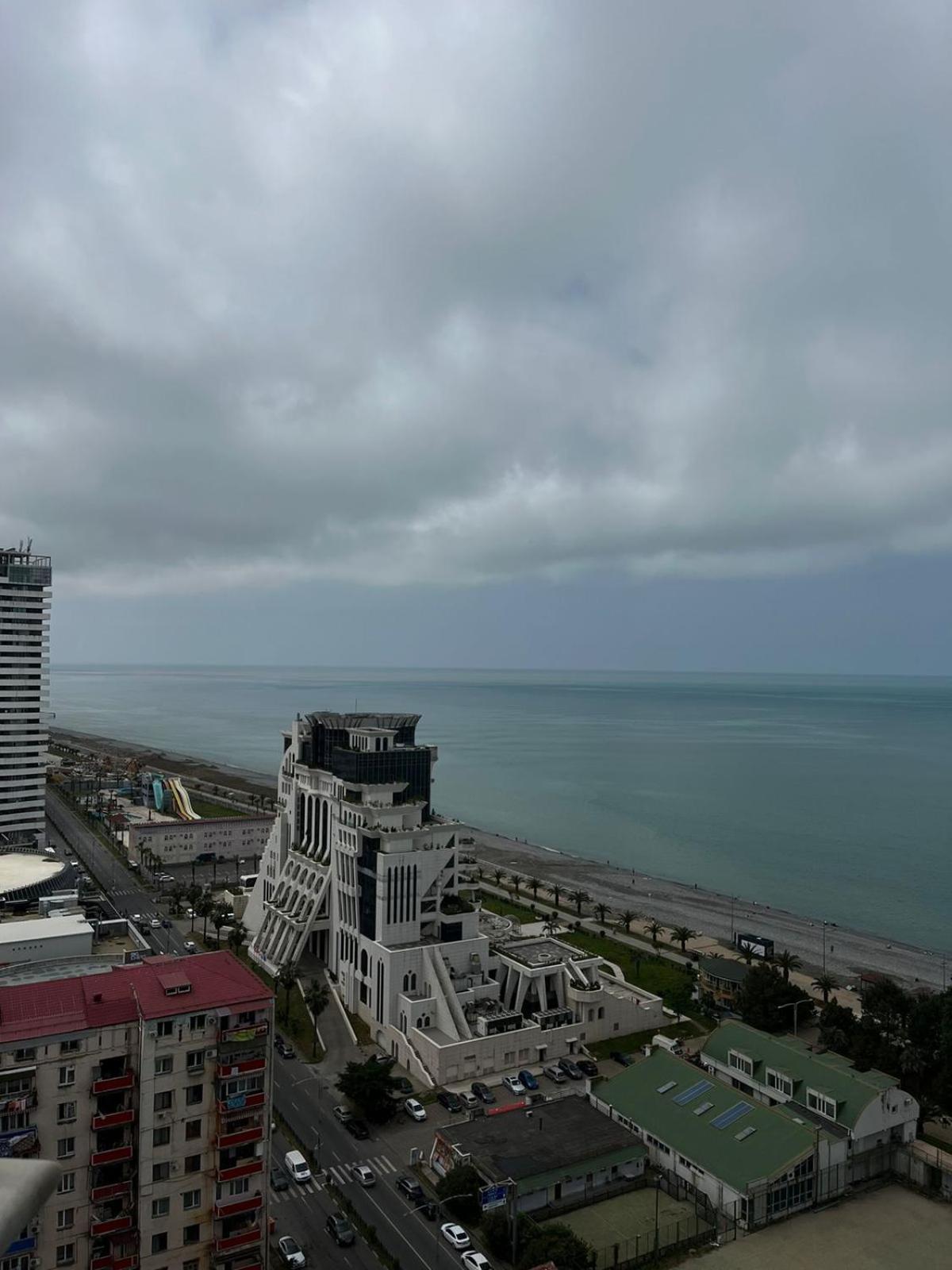 Holiday Premium Apartments Batumi Eksteriør billede
