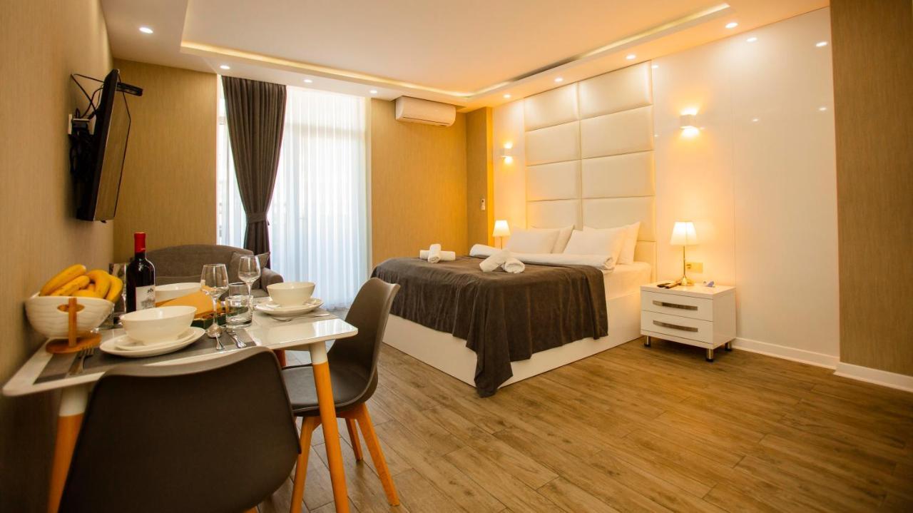 Holiday Premium Apartments Batumi Eksteriør billede